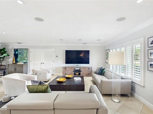 8860 SW 155th Ter, Palmetto Bay FL 33157