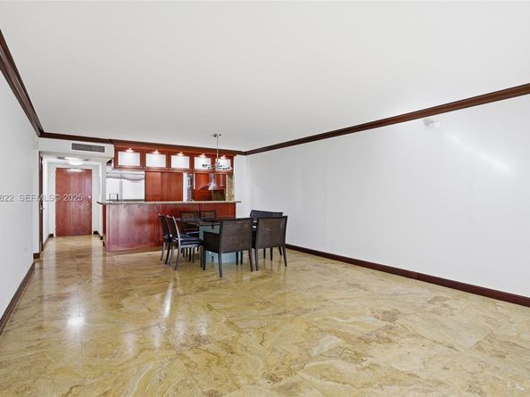 5555 Collins Ave 12N, Miami Beach FL 33140