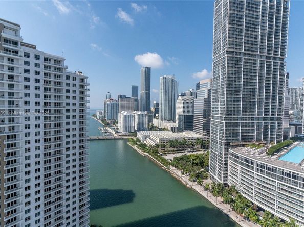 901 Brickell Key Blvd 2702, Miami FL 33131
