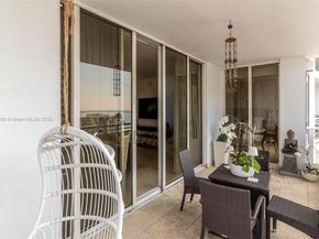 901 Brickell Key Blvd 2702, Miami FL 33131