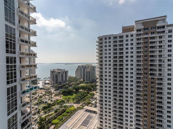901 Brickell Key Blvd 2702, Miami FL 33131