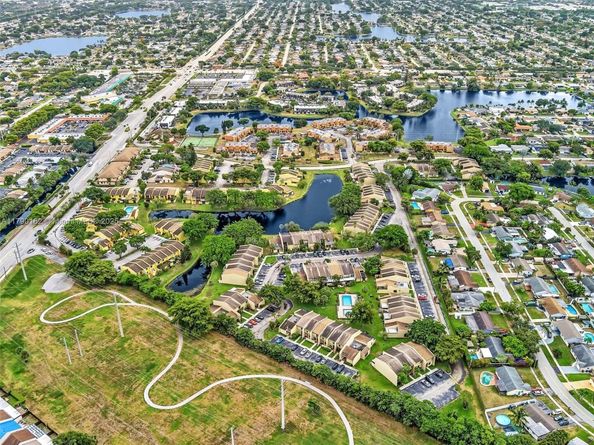 9401 NW 14th Ct 224, Pembroke Pines FL 33024