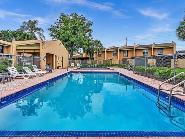 9401 NW 14th Ct 224, Pembroke Pines FL 33024