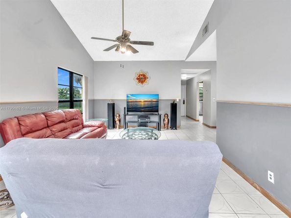 9401 NW 14th Ct 224, Pembroke Pines FL 33024