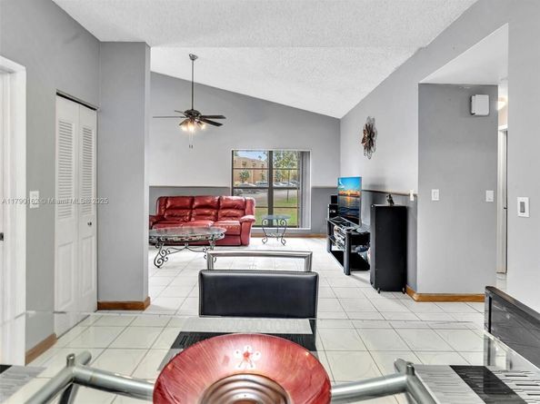 9401 NW 14th Ct 224, Pembroke Pines FL 33024