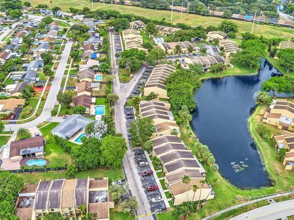 9401 NW 14th Ct 224, Pembroke Pines FL 33024