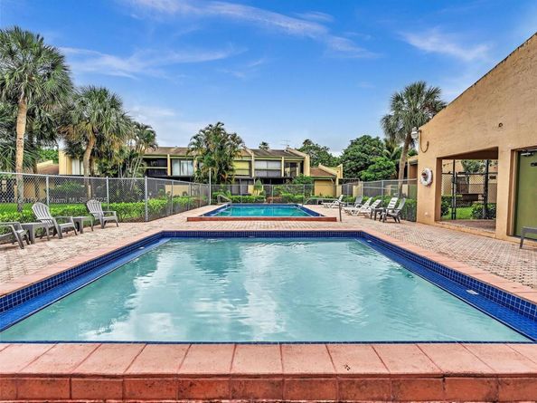 9401 NW 14th Ct 224, Pembroke Pines FL 33024