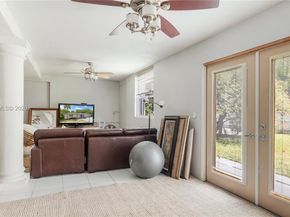 4020 SW 2nd St, Plantation FL 33317