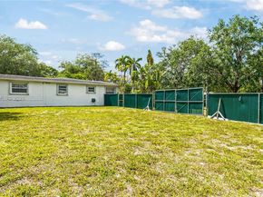4020 SW 2nd St, Plantation FL 33317
