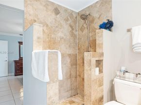 4020 SW 2nd St, Plantation FL 33317