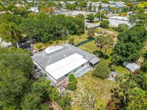 4020 SW 2nd St, Plantation FL 33317