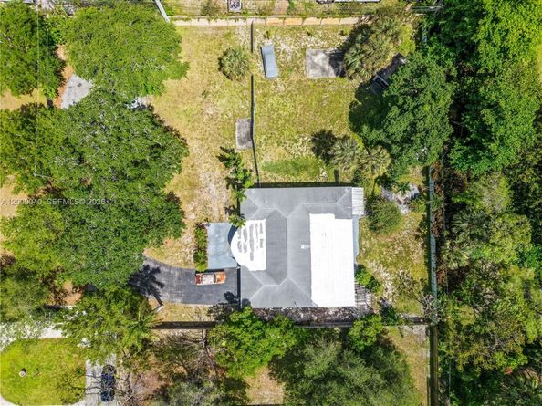 4020 SW 2nd St, Plantation FL 33317