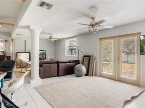 4020 SW 2nd St, Plantation FL 33317