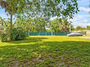4020 SW 2nd St, Plantation FL 33317