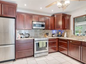 4020 SW 2nd St, Plantation FL 33317