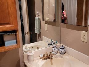 9521 NW 14th Ct 212, Pembroke Pines FL 33024