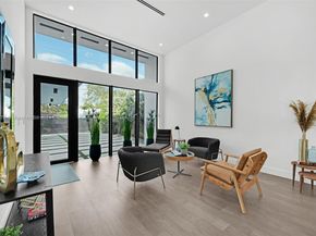 530 NW 41st St, Miami FL 33127