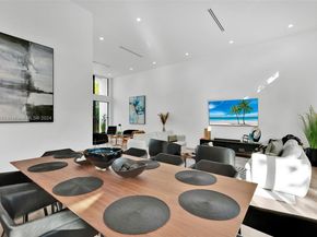 530 NW 41st St, Miami FL 33127
