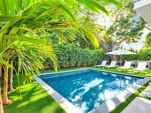 530 NW 41st St, Miami FL 33127