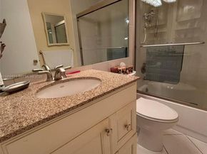 5640 SW 3rd Pl 212, Margate FL 33068