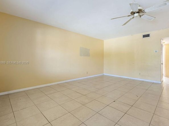 270 Layne Blvd 207, Hallandale Beach FL 33009
