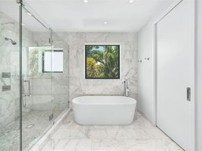 5327 N Bay Rd, Miami Beach FL 33140
