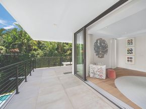 5327 N Bay Rd, Miami Beach FL 33140