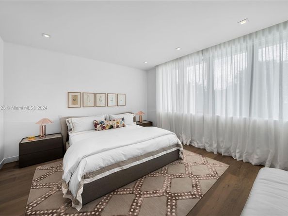 5327 N Bay Rd, Miami Beach FL 33140