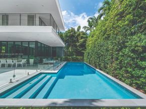 5327 N Bay Rd, Miami Beach FL 33140