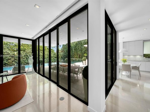 5327 N Bay Rd, Miami Beach FL 33140