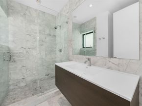5327 N Bay Rd, Miami Beach FL 33140