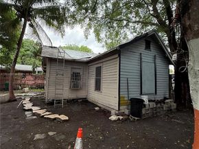 1361 NW 32nd St, Miami FL 33142