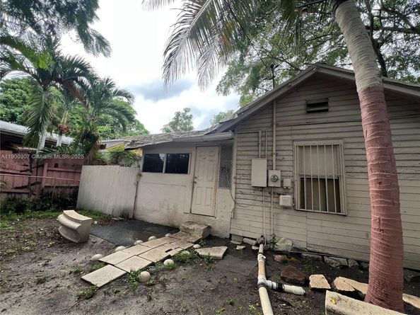 1361 NW 32nd St, Miami FL 33142
