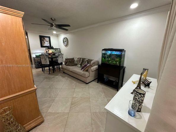 11537 SW 6th St, Sweetwater FL 33174
