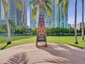 1900 N Bayshore Dr 3207, Miami FL 33132