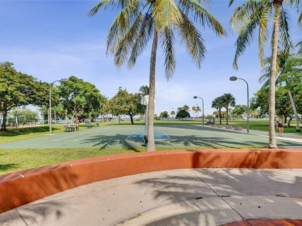 1900 N Bayshore Dr 3207, Miami FL 33132