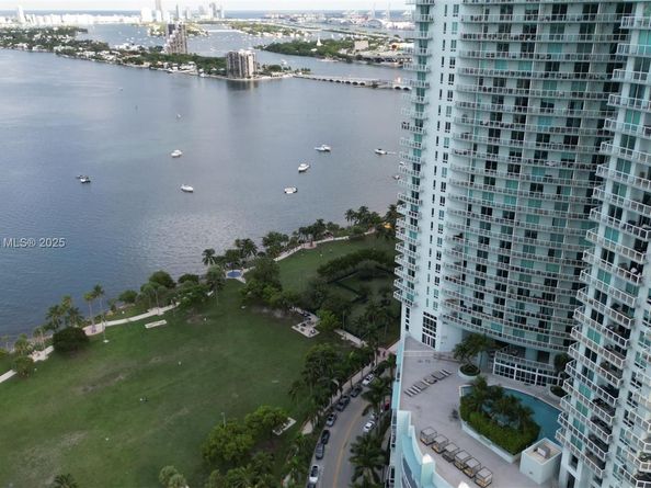 1900 N Bayshore Dr 3207, Miami FL 33132
