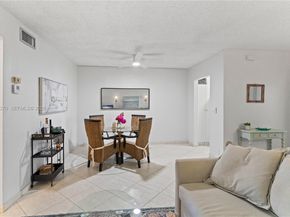 580 Egret Dr 111, Hallandale Beach FL 33009