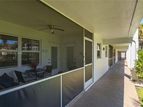 580 Egret Dr 111, Hallandale Beach FL 33009
