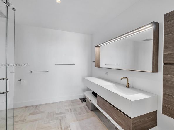 3470 E Coast Ave PH202, Miami FL 33137