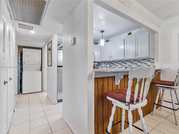 5805 Washington St 17, Hollywood FL 33023