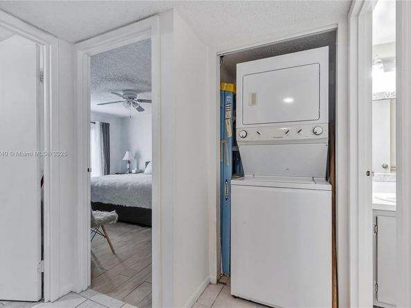 5805 Washington St 17, Hollywood FL 33023