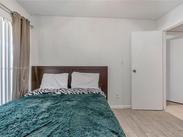 5805 Washington St 17, Hollywood FL 33023