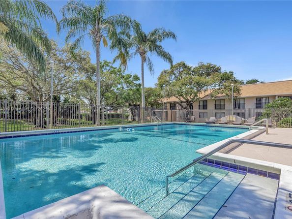 5805 Washington St 17, Hollywood FL 33023