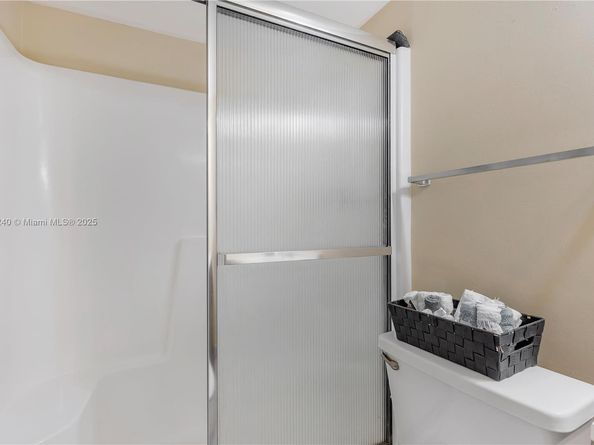 5805 Washington St 17, Hollywood FL 33023
