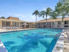 5805 Washington St 17, Hollywood FL 33023