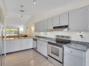 10 Afton Pl, Boynton Beach FL 33426