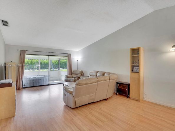 10 Afton Pl, Boynton Beach FL 33426