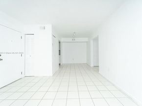 576 NW 114th Ave 203, Sweetwater FL 33172