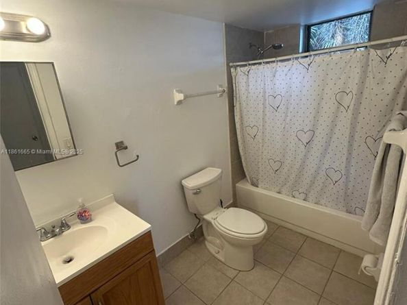 576 NW 114th Ave 203, Sweetwater FL 33172